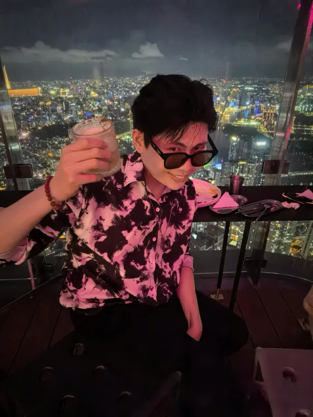 Ho Chi Minh-Bank Lounge Ho Chi Minh 75th floor sky bar photo check-in