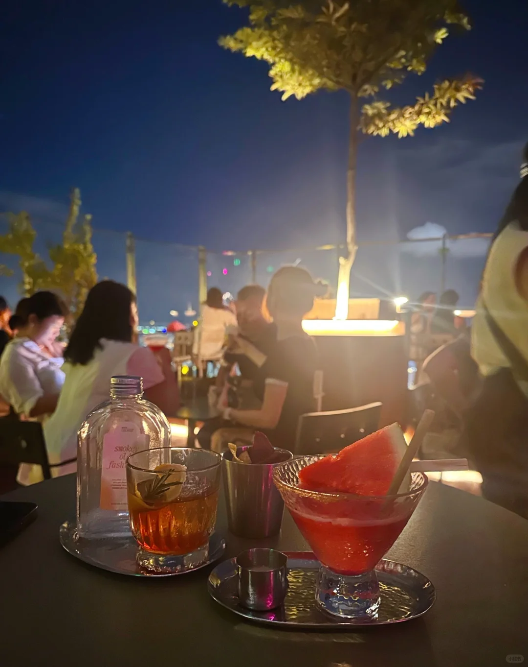 Ho Chi Minh-Blank Lounge bar? on the 75th floor overlooks the most beautiful night view of Ho Chi Minh City