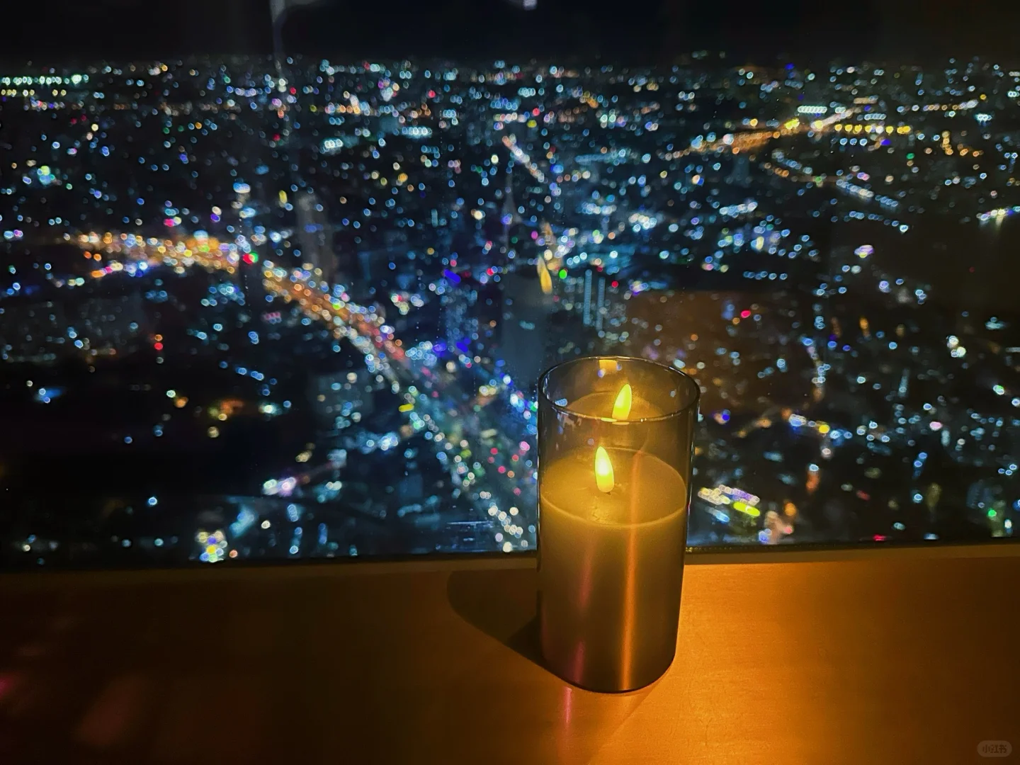Ho Chi Minh-Blank Lounge bar? on the 75th floor overlooks the most beautiful night view of Ho Chi Minh City