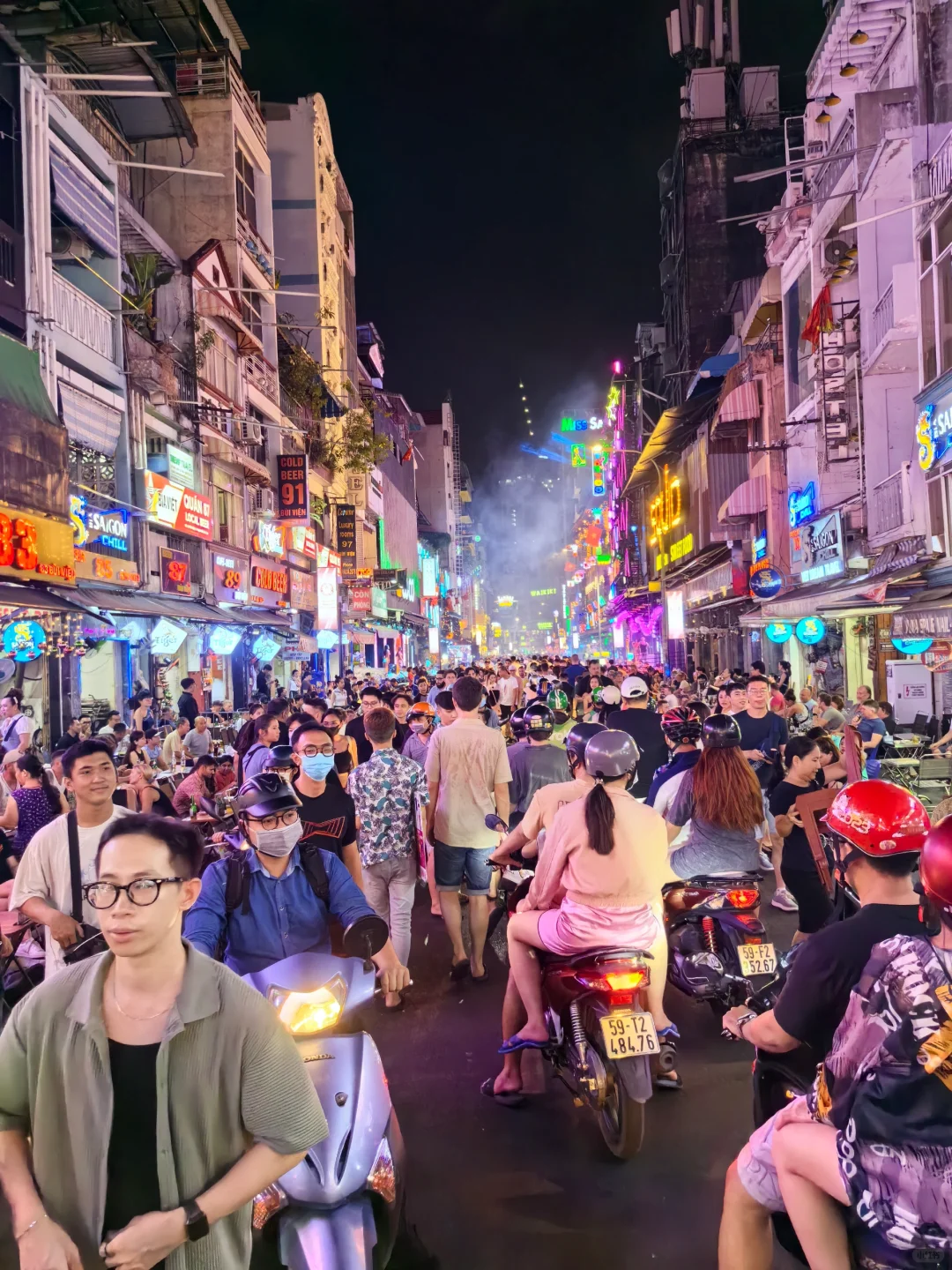 Ho Chi Minh-A complete guide to where to go for night activities in Ho Chi Minh Night Market