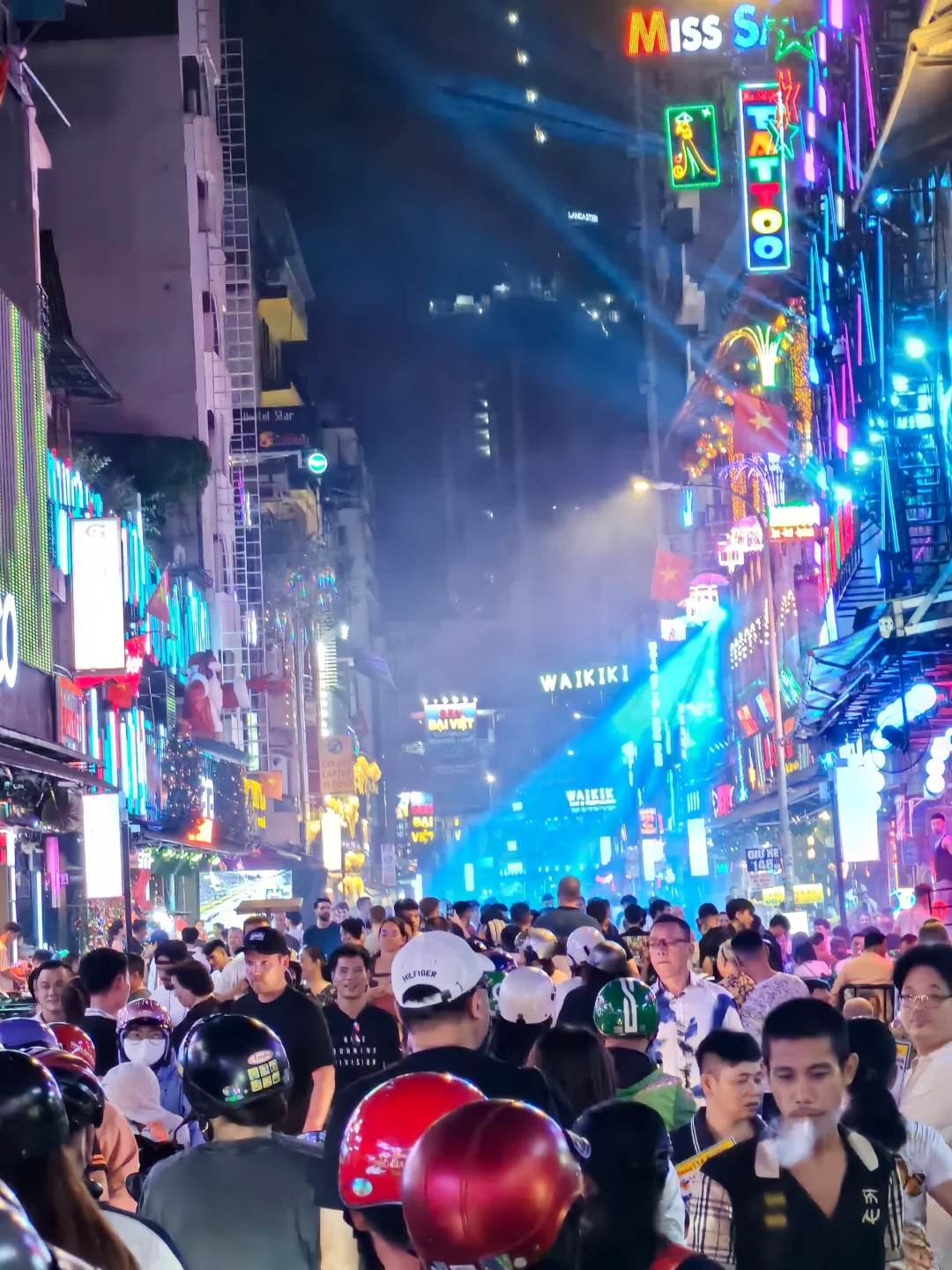 Ho Chi Minh-A complete guide to where to go for night activities in Ho Chi Minh Night Market