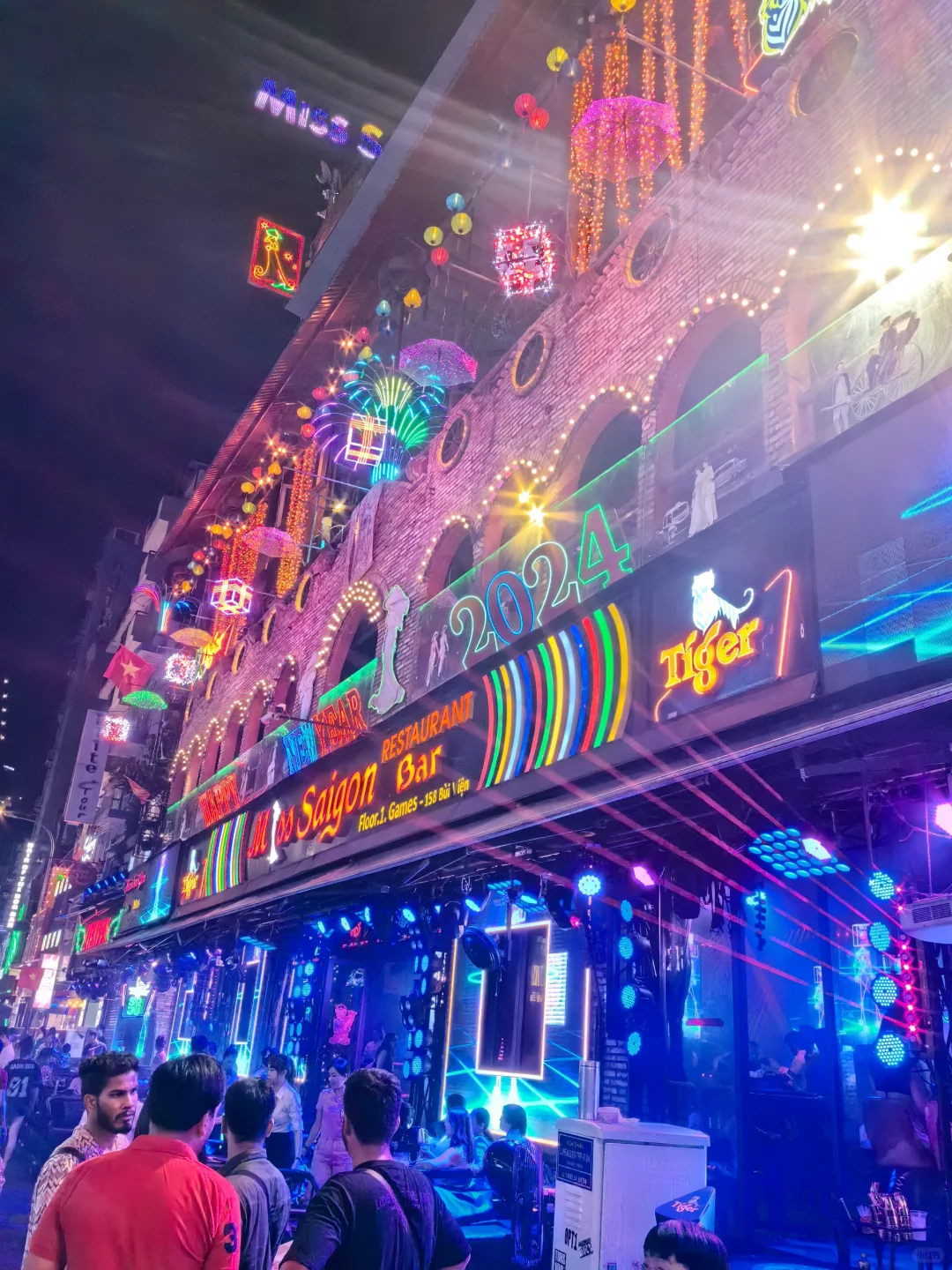 Ho Chi Minh-A complete guide to where to go for night activities in Ho Chi Minh Night Market