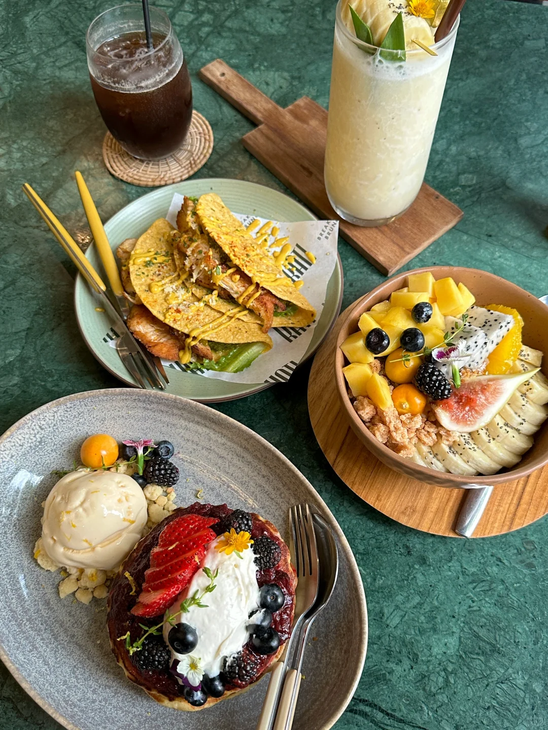 Chiang Mai-Chiang Mai Raya Heritage Hotel, enjoy the sun and food