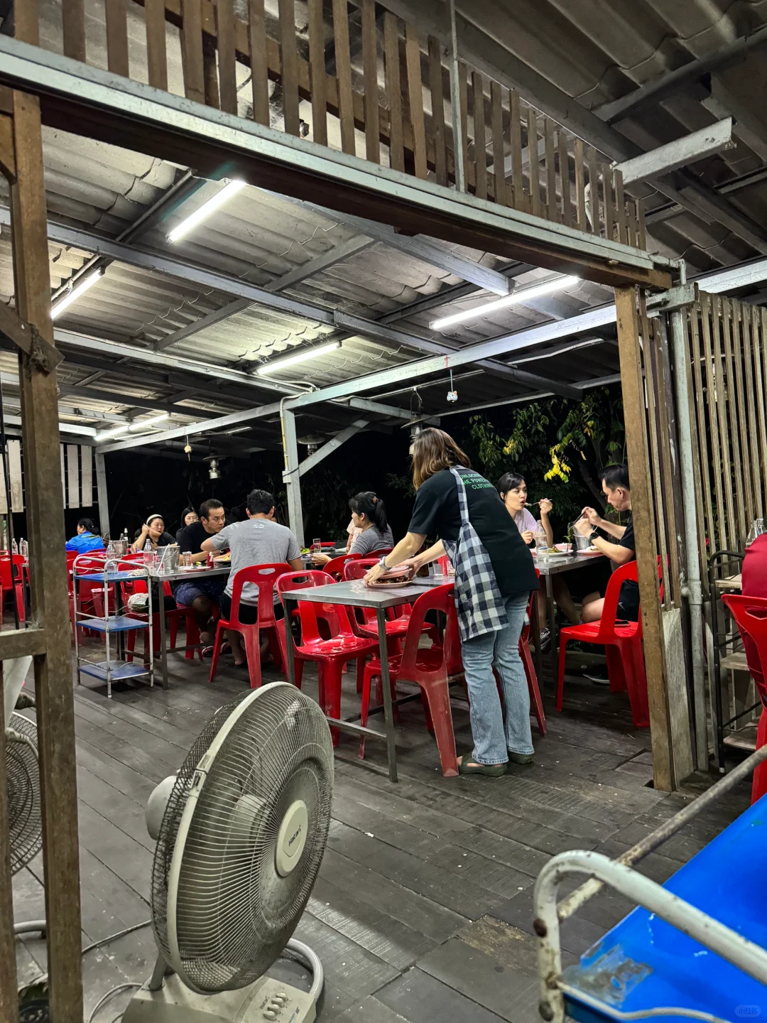 Chiang Mai-Lerd Rote Tai Rom Ma, fried crab claws with black pepper is very delicious