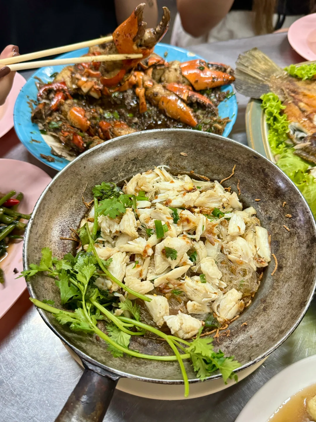 Chiang Mai-Lerd Rote Tai Rom Ma, fried crab claws with black pepper is very delicious