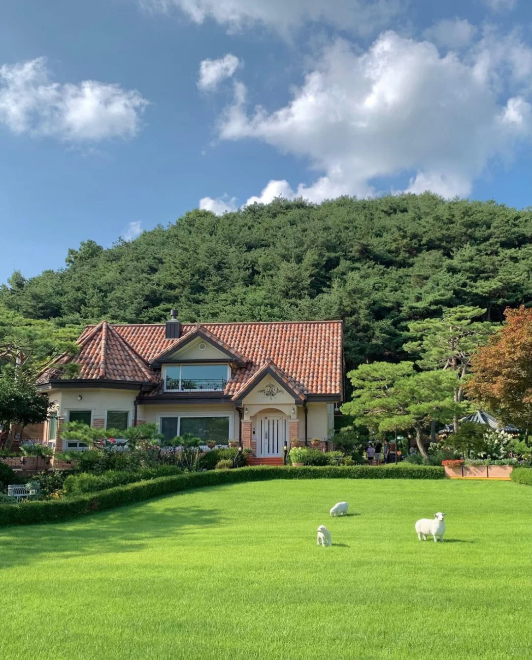 Seoul-The entire estate can be enjoyed for only 8,000 won?
