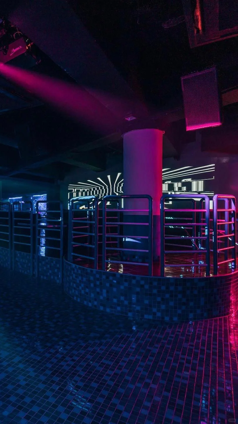 Singapore-Drip MainRoom Bar, a double-decker nightclub that meets everyone's music needs