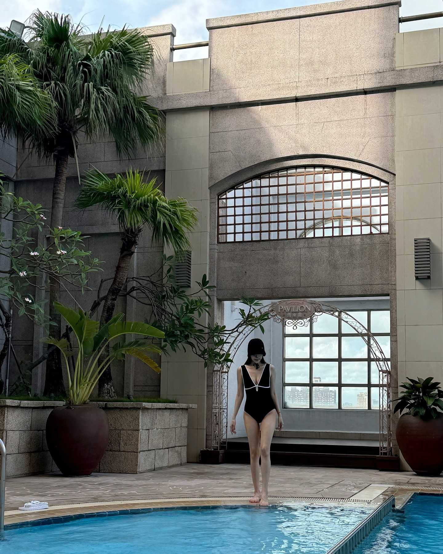 Taiwan-Grand Hi-lai Hotel. Kaohsiung, Taiwan, ?my favorite hotel pool