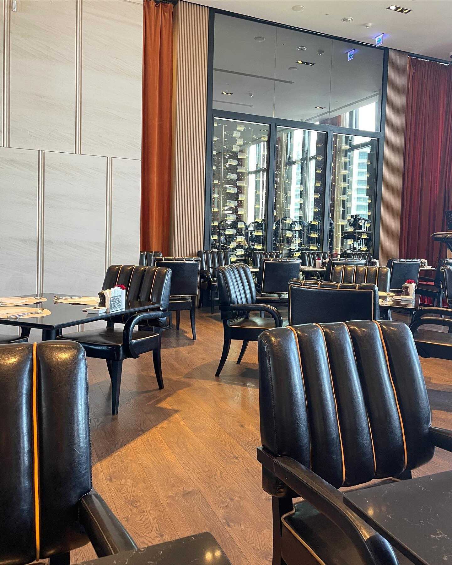 Taiwan-H2O Hotel Kaohsiung, rich drinks, fried food and Japanese breakfast
