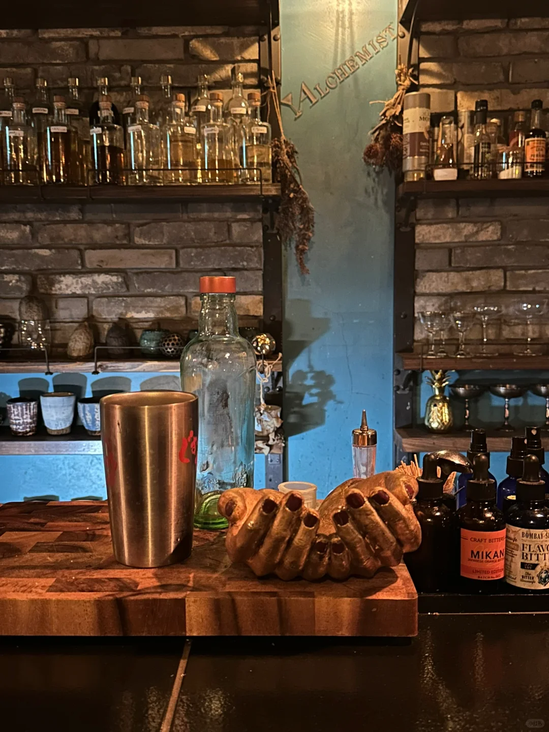 Okinawa-Okinawa Alchemist Ryukyu Bar?, a bar menu based on local climate