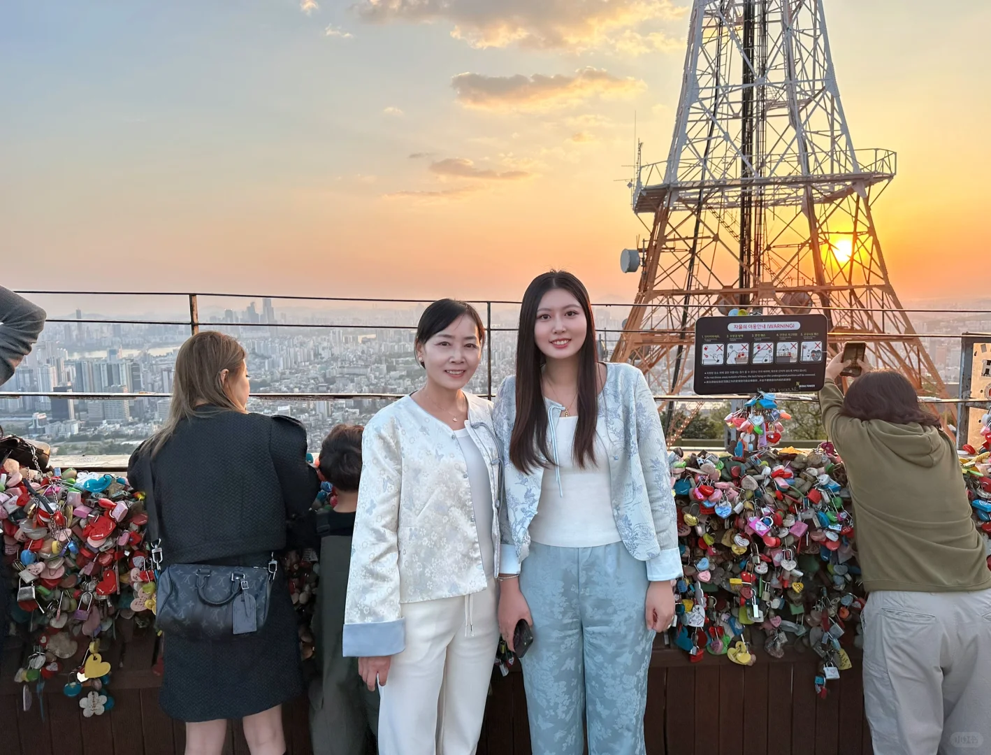 Busan/Jeju-Busan Maritime Cable Car? is so beautiful! Visit Hanok Village and Seoul Tower