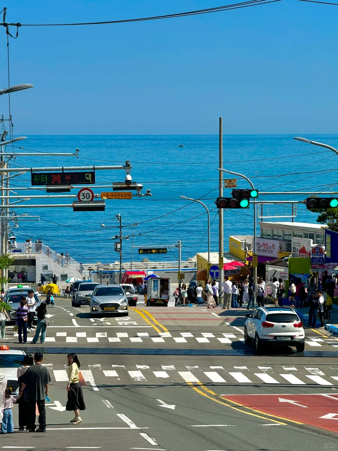 Busan/Jeju-For these 18 photos, I came to Busan, South Korea for a trip