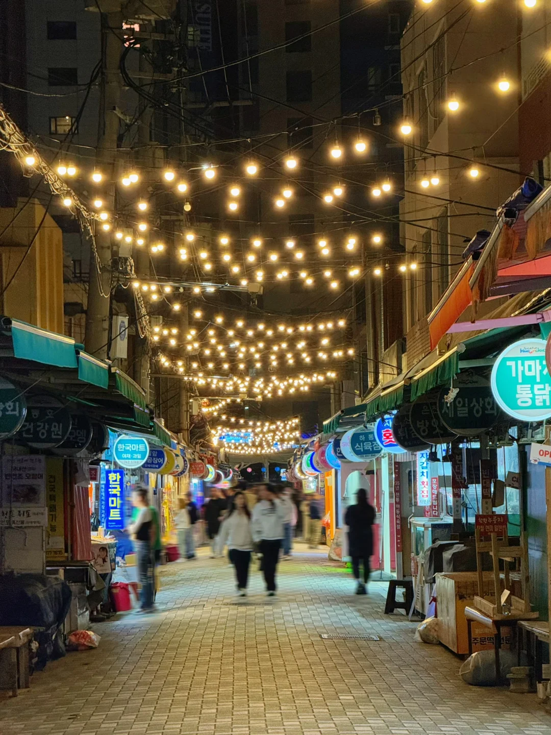 Busan/Jeju-For these 18 photos, I came to Busan, South Korea for a trip