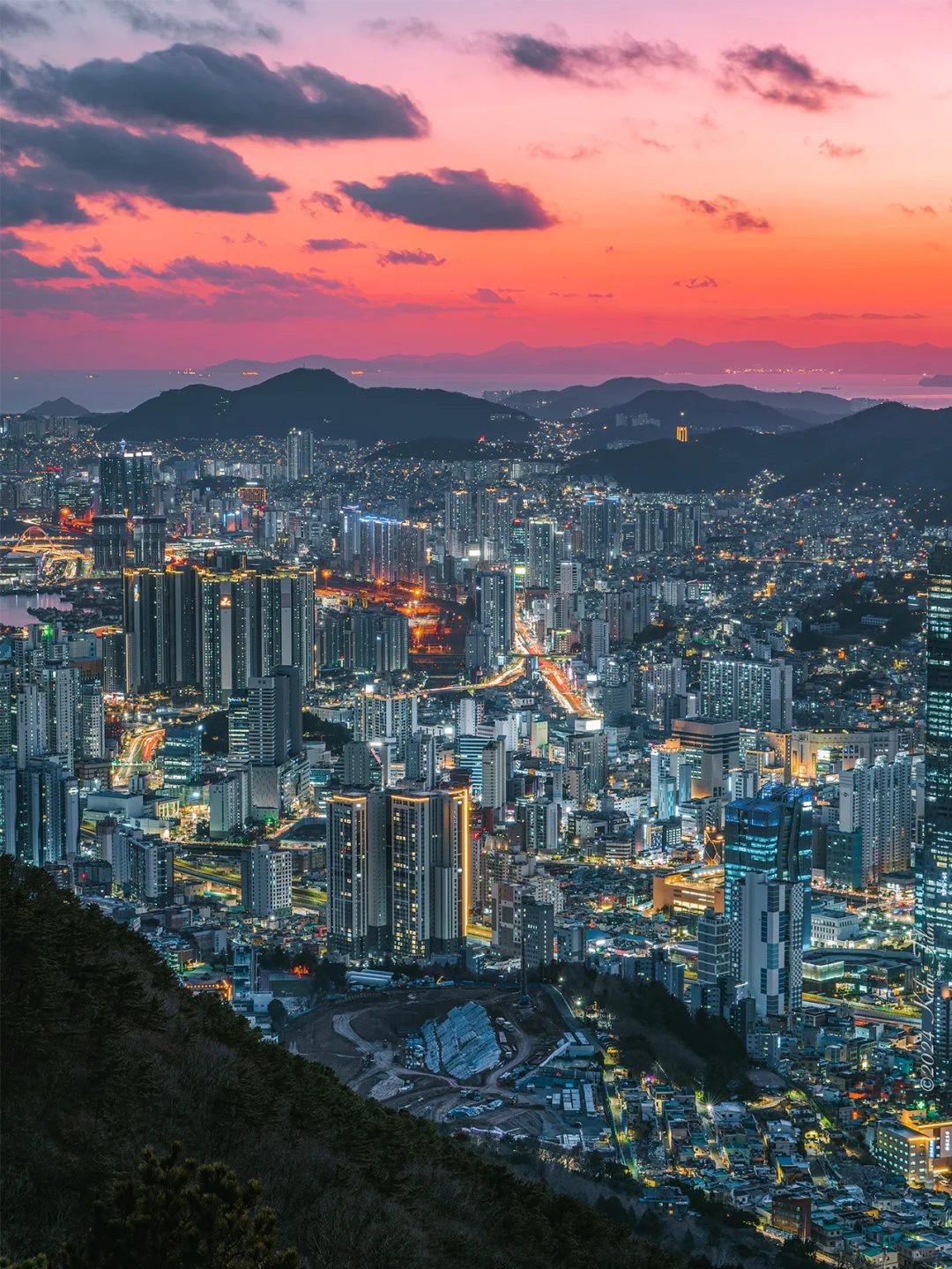 Busan/Jeju-Busan Night View ?｜Hwangnyeongsan Observation Deck & Beacon Tower