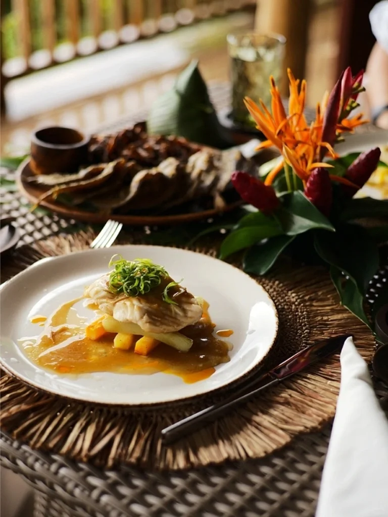 Bali-Must-try food when traveling to Bali. Recommended: Wahaha Jimbaran, Cuca Restaurant??