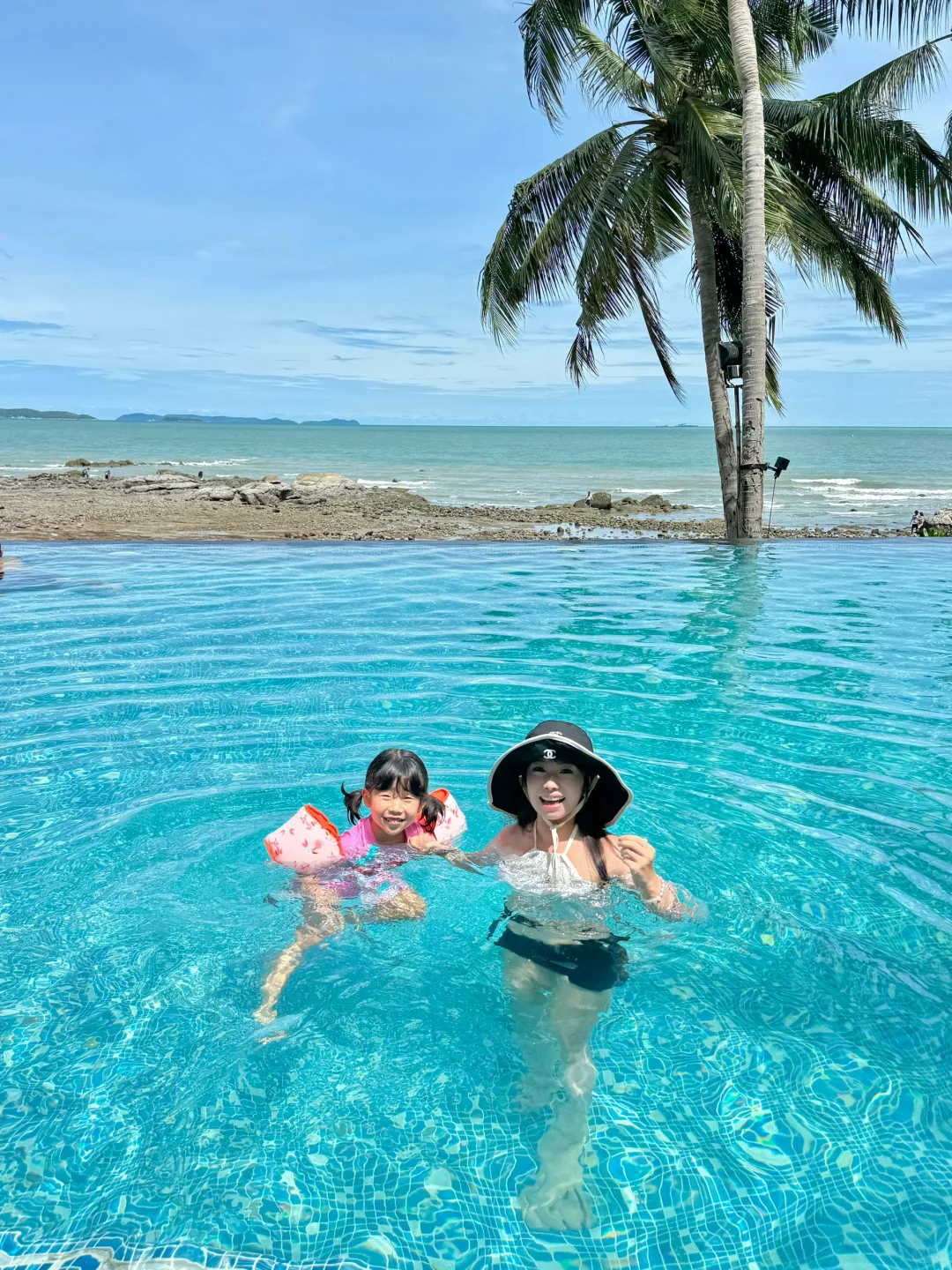 Pattaya-Cape Dara Resort Pattaya?, with a private beach and two pools