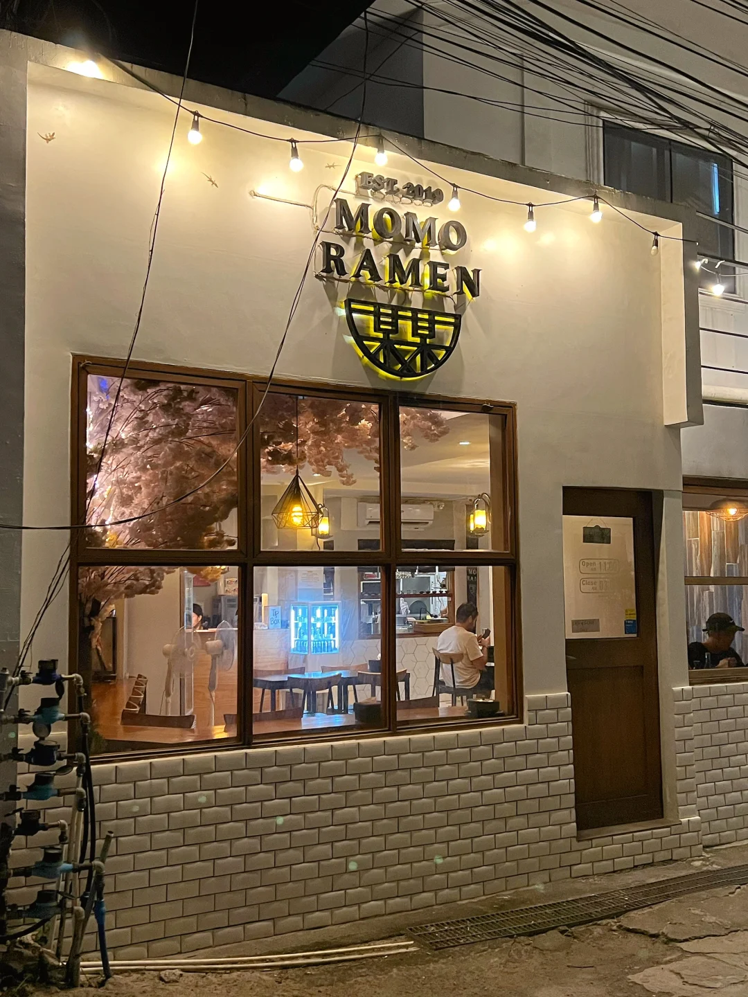 Boracay-MOMO RAMEN?, the best seafood ramen in Boracay, the shrimps are especially big