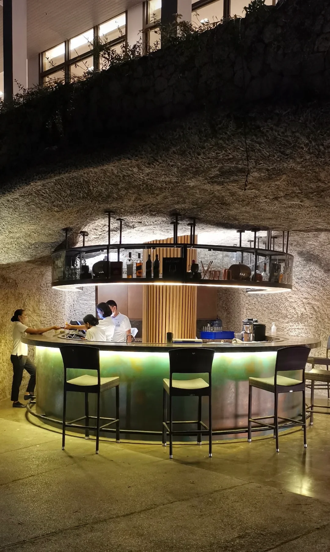 Cebu-The Buhi Cave? at the Sheraton Cebu Hotel is very romantic and suitable for couples