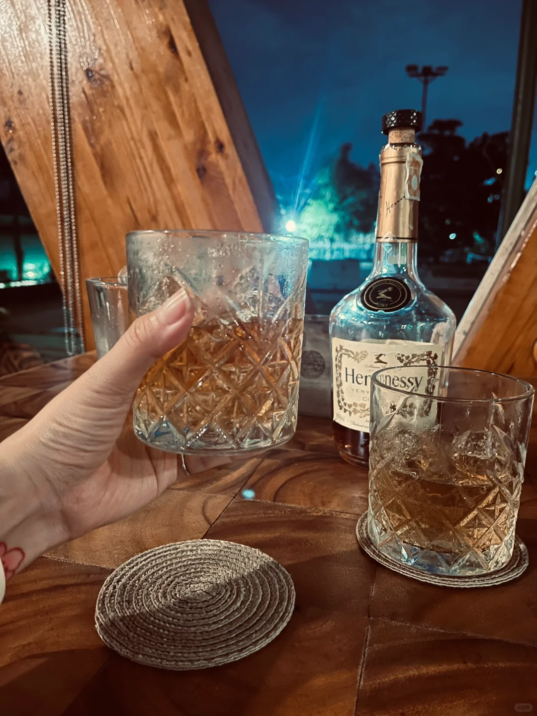 Cebu-Asmara Urban Resort and Lifestyle Village, a bar with a nice atmosphere