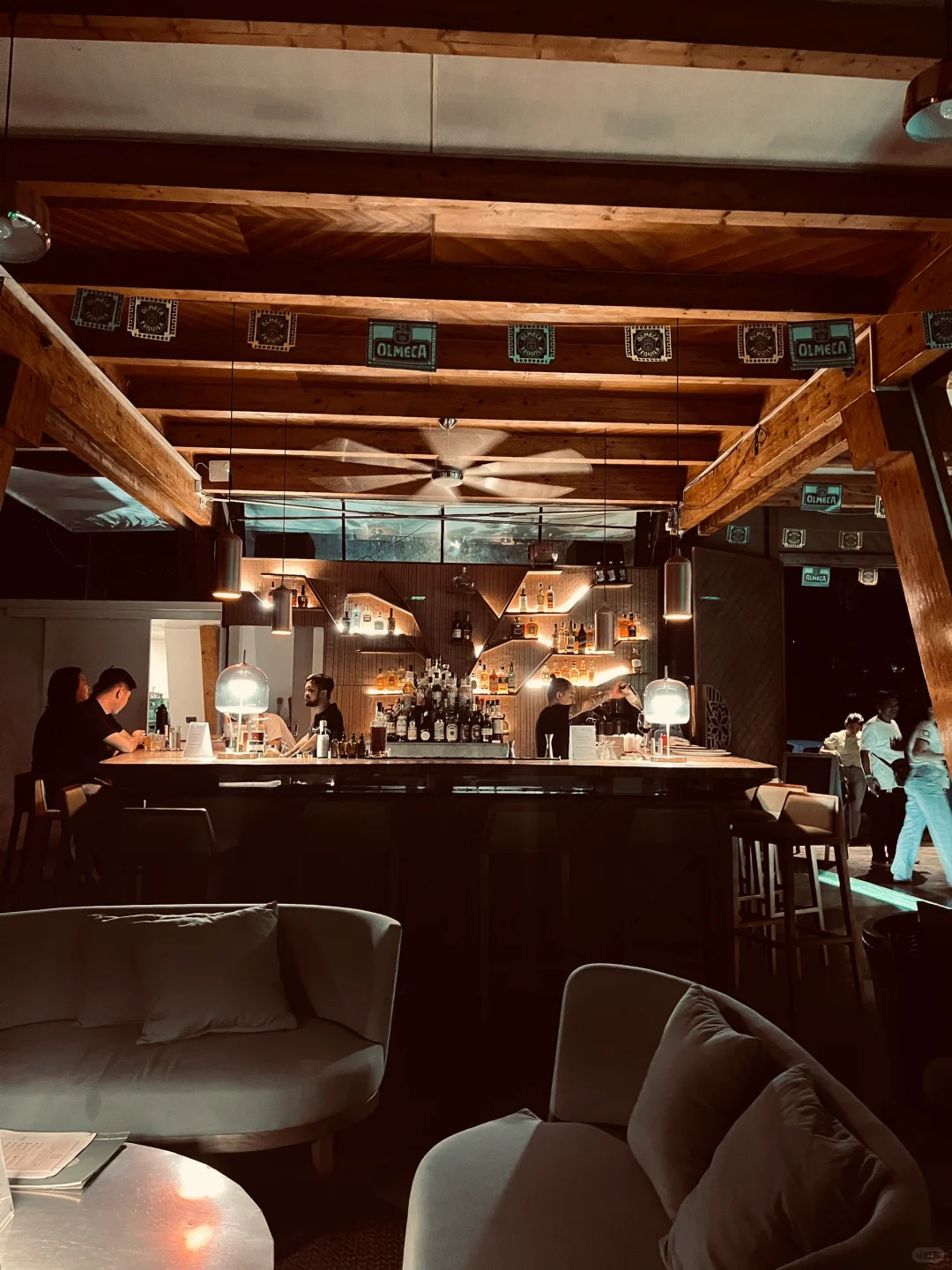 Cebu-Asmara Urban Resort and Lifestyle Village, a bar with a nice atmosphere