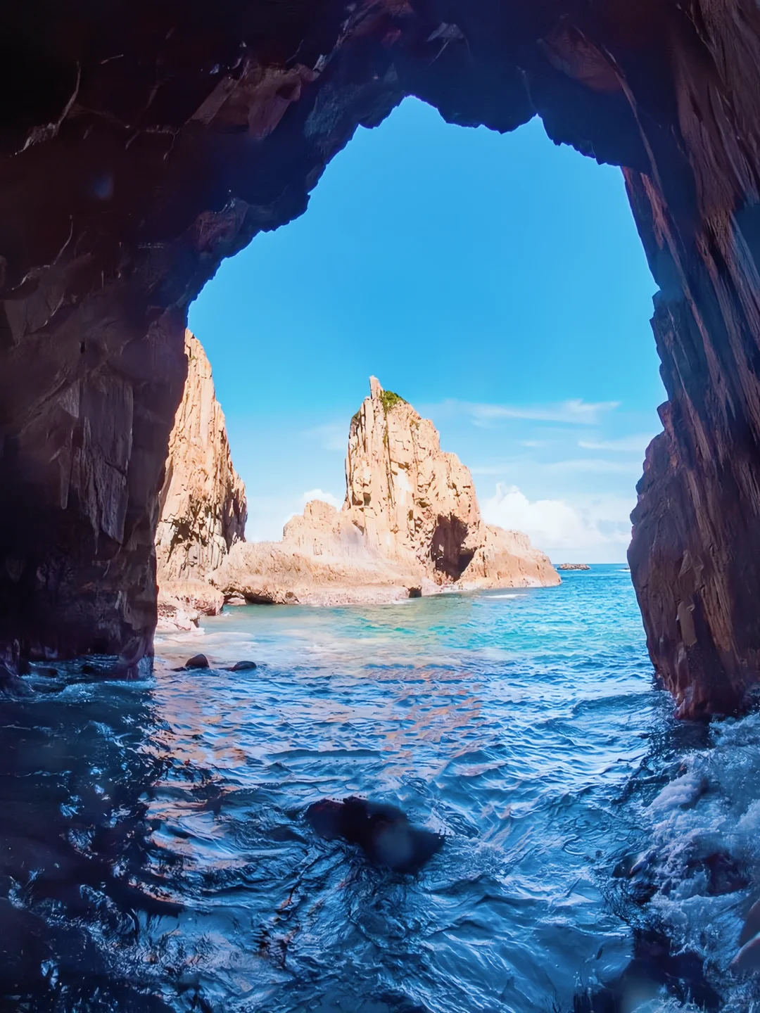 Hong kong-Hong Kong Flint Island, the clear blue Jelly Sea??‍♀️, a water park created by nature