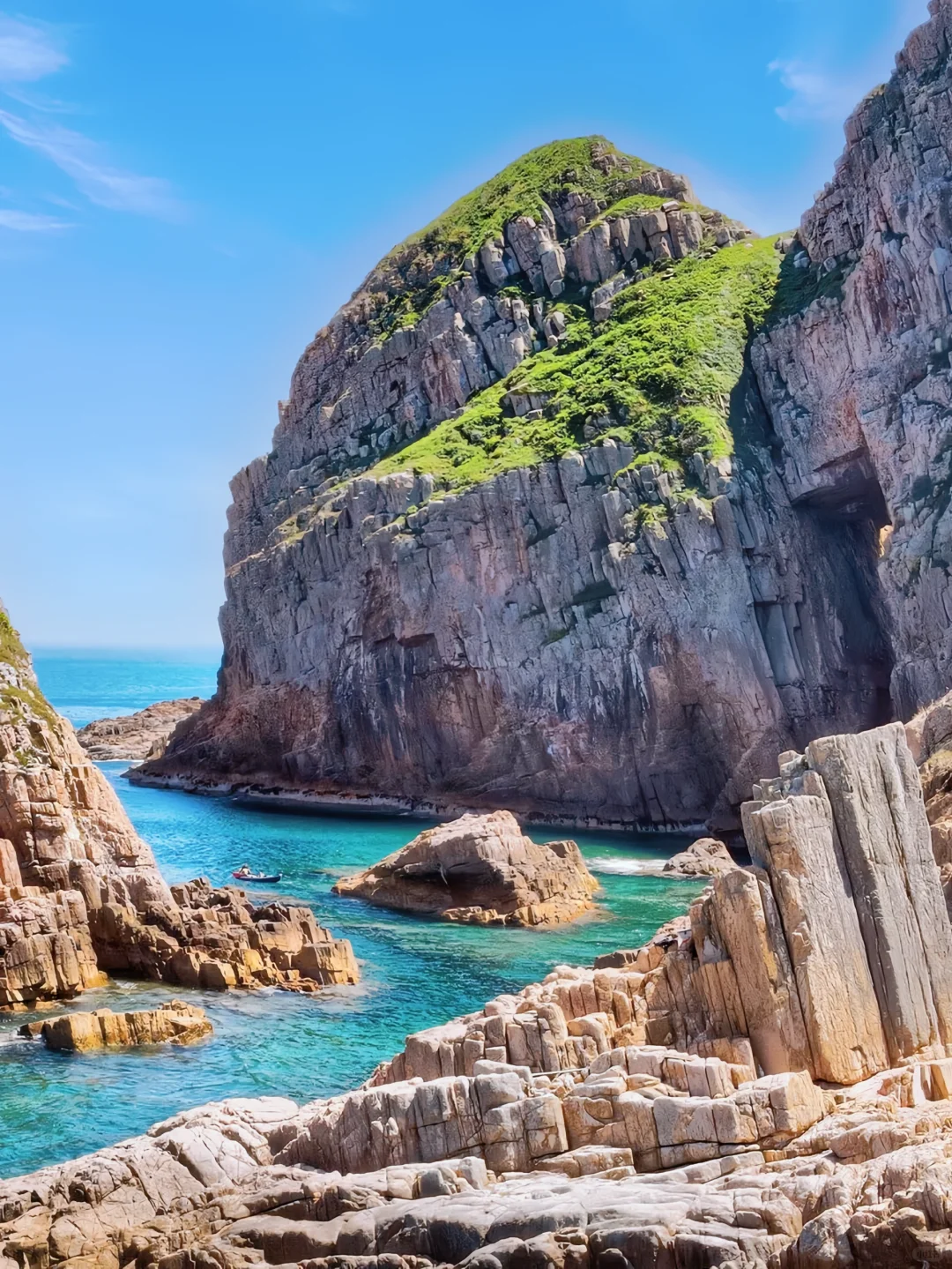Hong kong-Hong Kong Flint Island, the clear blue Jelly Sea??‍♀️, a water park created by nature