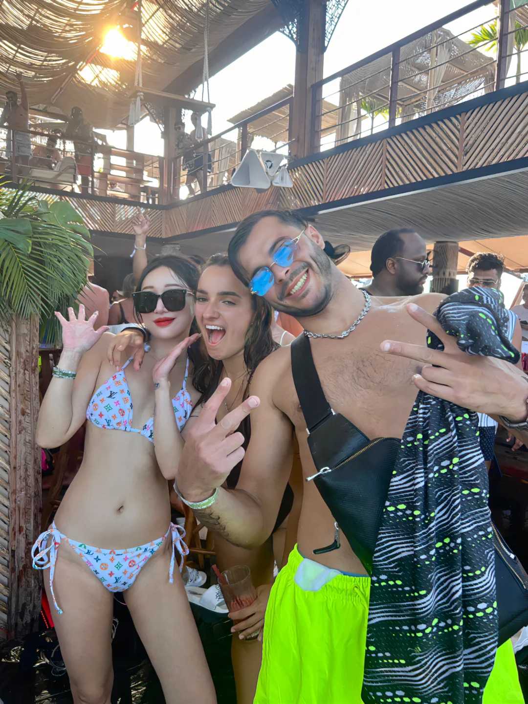 Phuket-The world's first floating bar club in Phuket ♥, Yona, is a paradise for young people