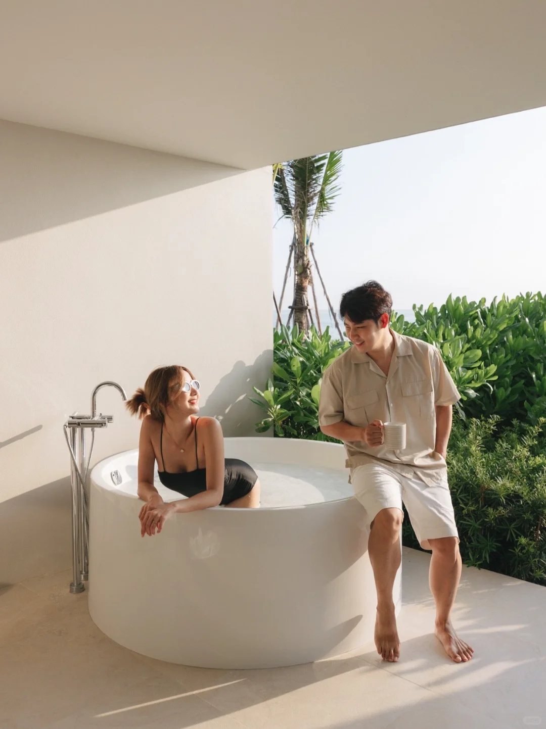 Hua Hin-VALA Hua Hin Hotel, a sweet honeymoon hotel for couples?, with a bathtub facing the sea