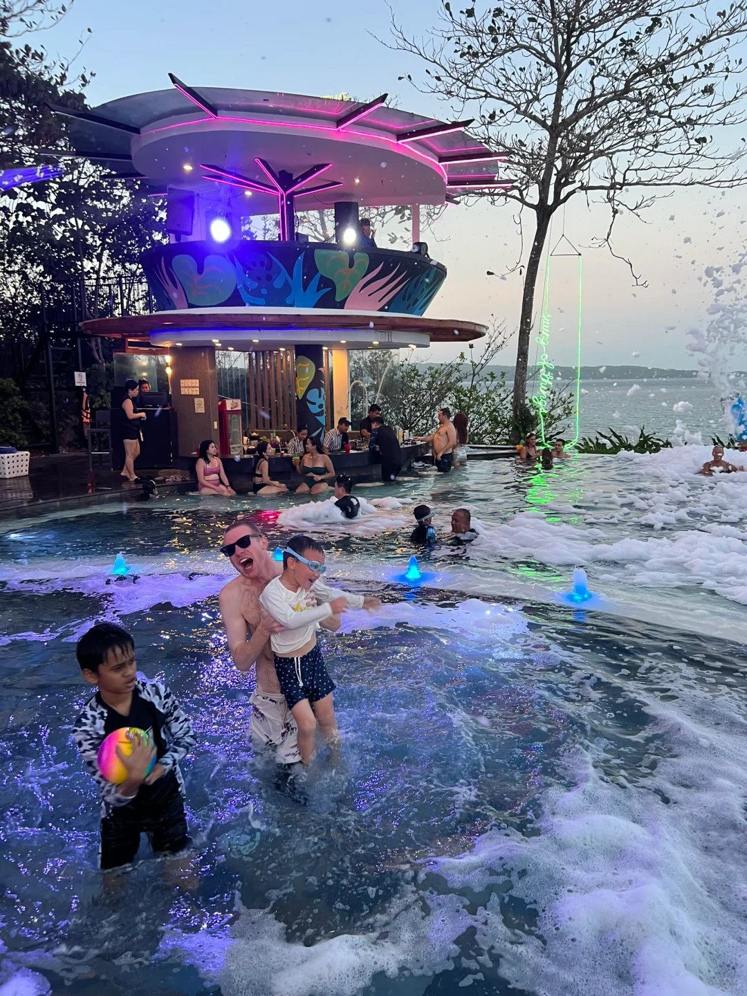 Boracay-Boracay Golf Resort Beach Bubble Bar? is a great place to bring kids to play