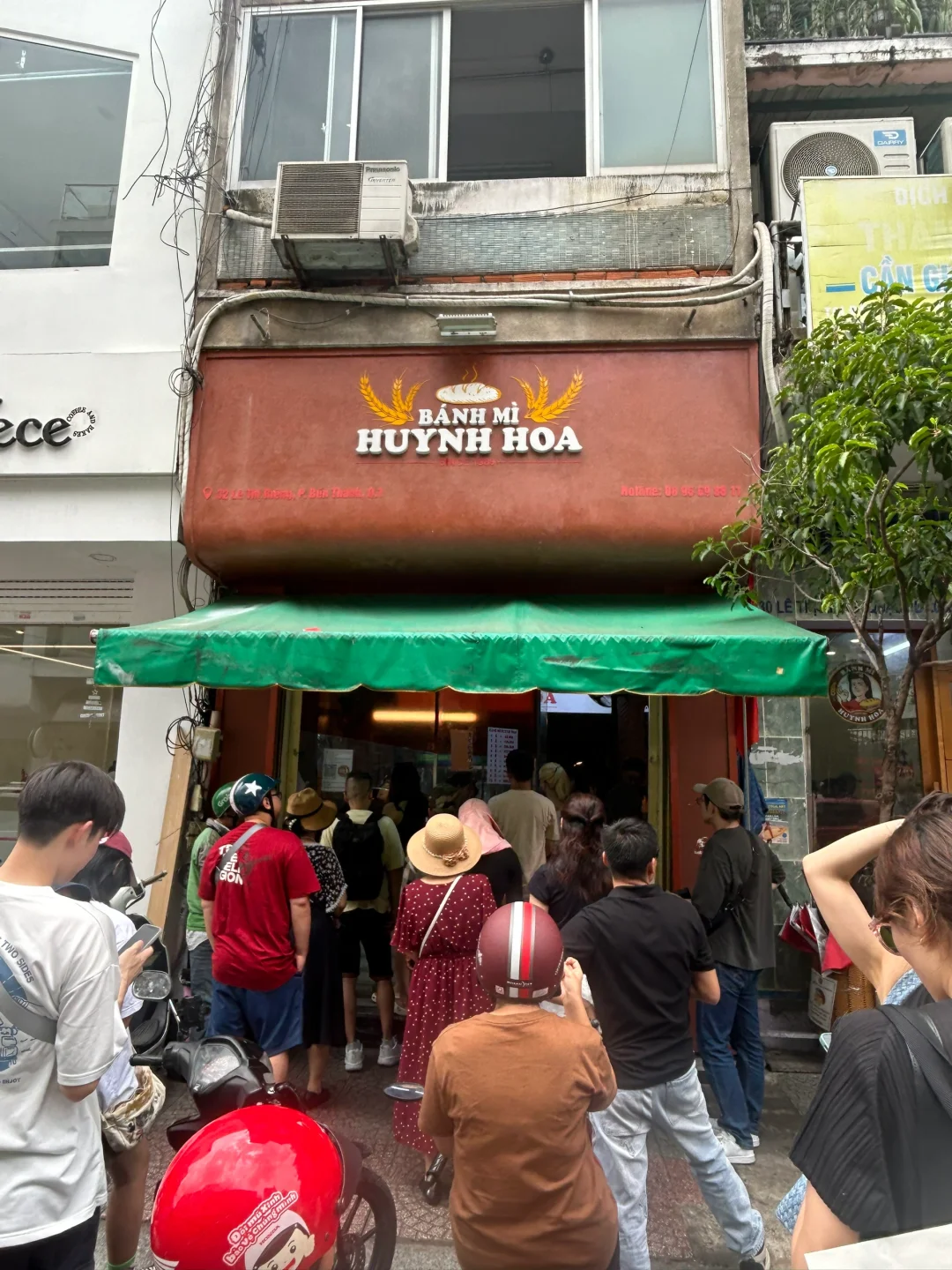 Ho Chi Minh-The best baguette in Ho Chi Minh City, Bánh Mì Huynh Hoa?, the aroma will dazzle you