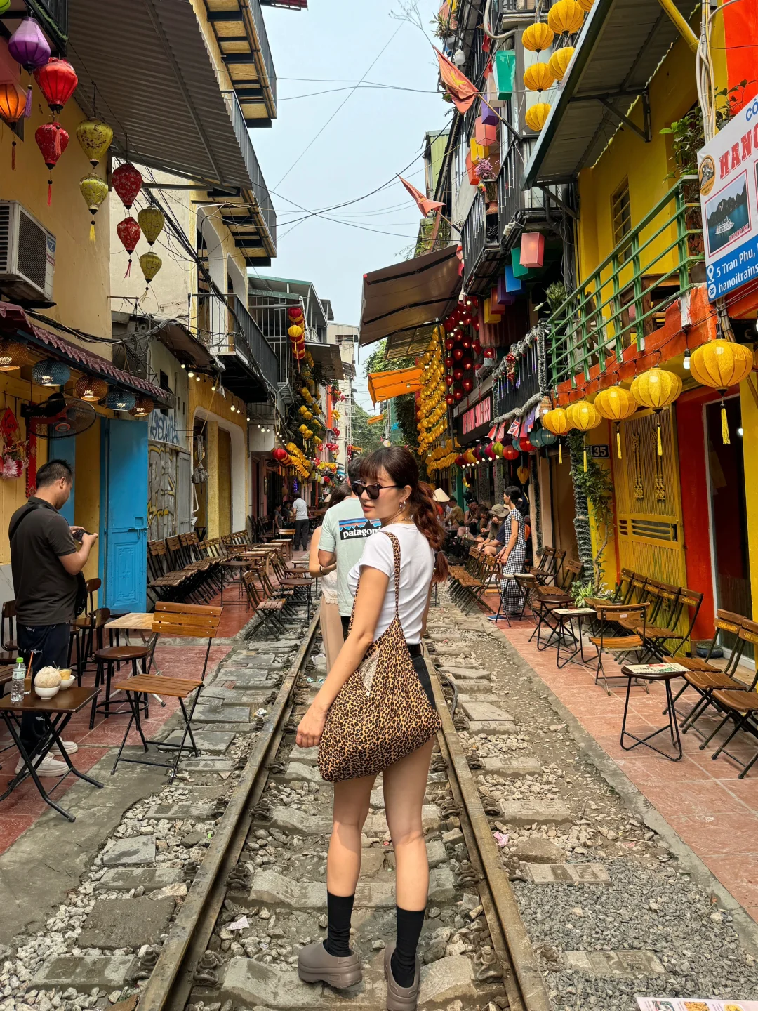 Hanoi-?Check-in at Hanoi Train Street in Vietnam✌? (with train timetable)