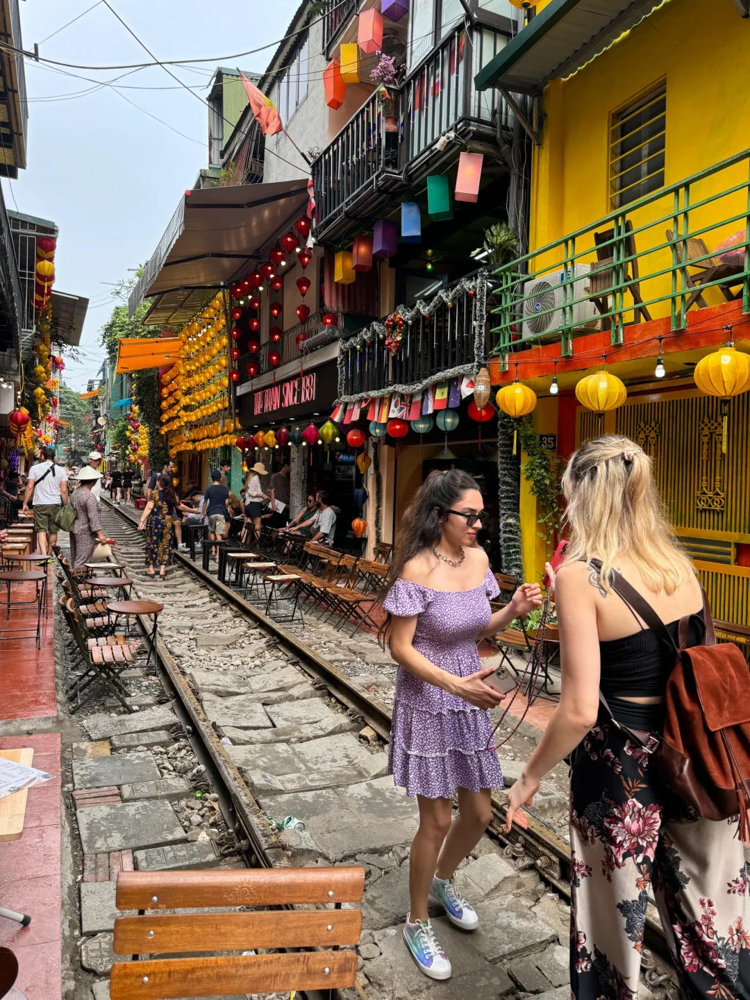 Hanoi-?Check-in at Hanoi Train Street in Vietnam✌? (with train timetable)