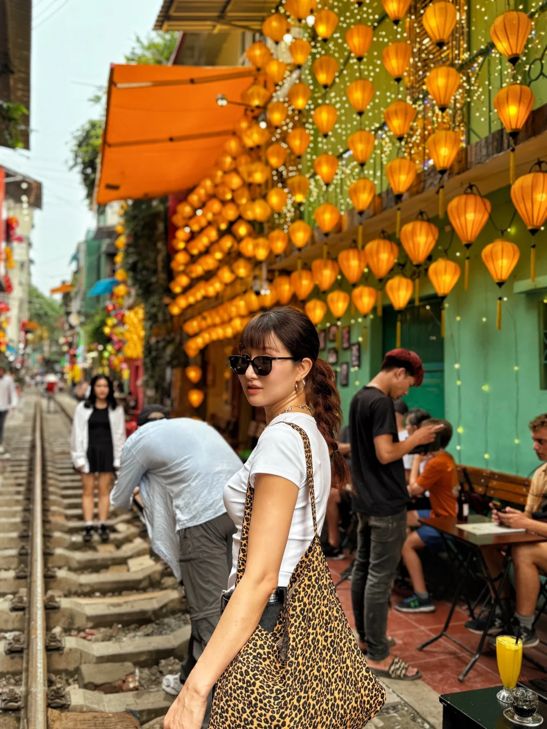 Hanoi-?Check-in at Hanoi Train Street in Vietnam✌? (with train timetable)