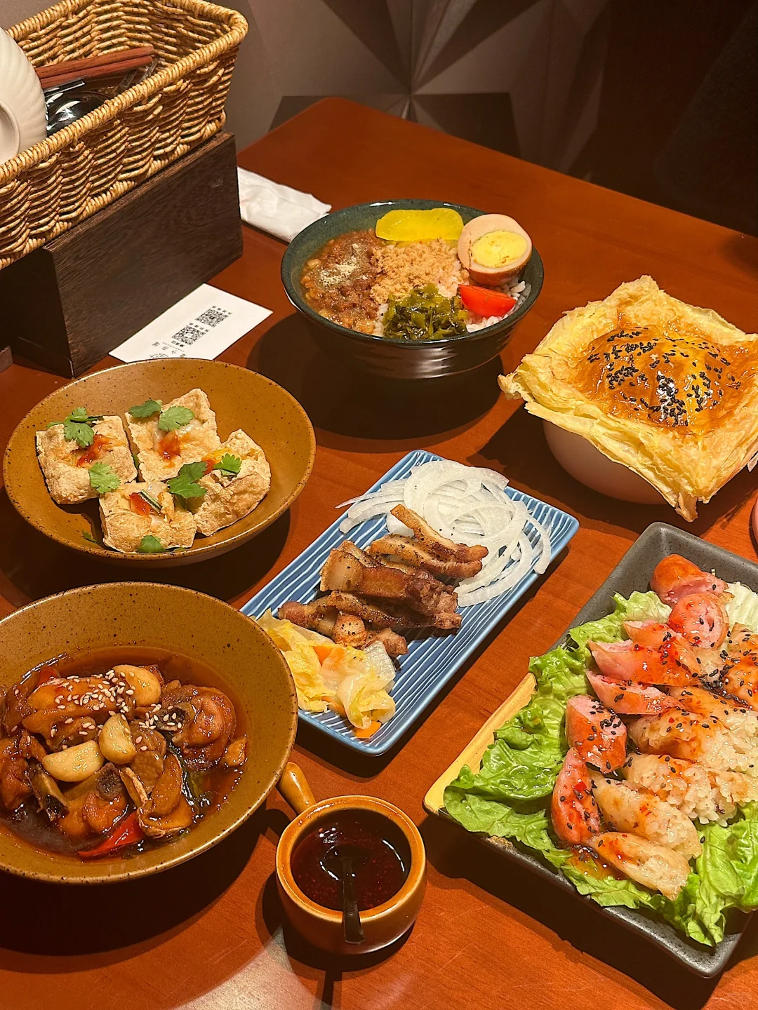 Taiwan-Taiwan Yueqing Internet celebrity food restaurant, recommended three cup chicken