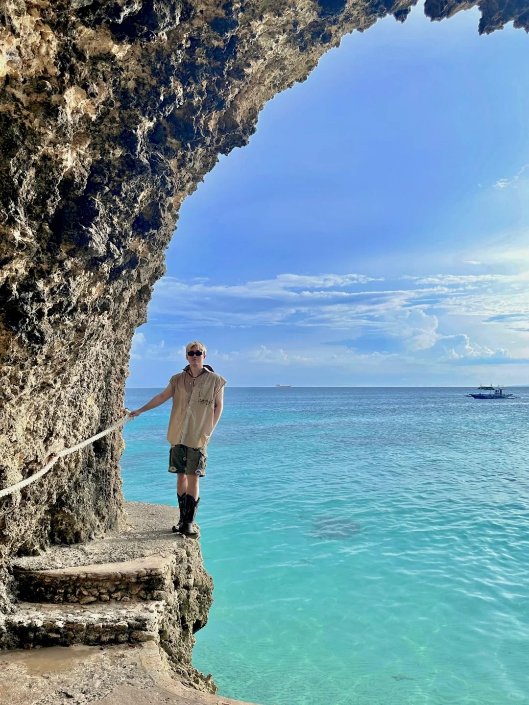 Boracay-Boracay Tuk Tuk Tour for 3 hours around the island?, hotel booking 2000 pesos charter