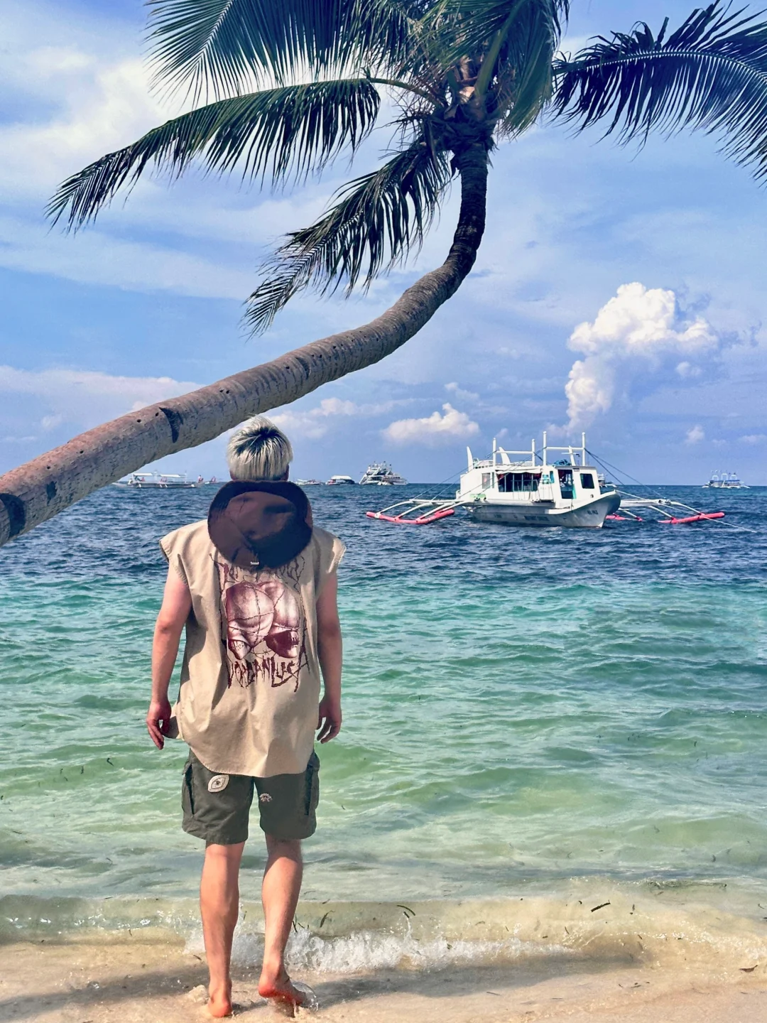 Boracay-Boracay Tuk Tuk Tour for 3 hours around the island?, hotel booking 2000 pesos charter