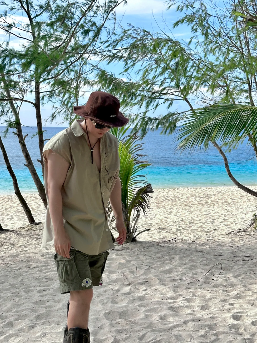 Boracay-Boracay Tuk Tuk Tour for 3 hours around the island?, hotel booking 2000 pesos charter