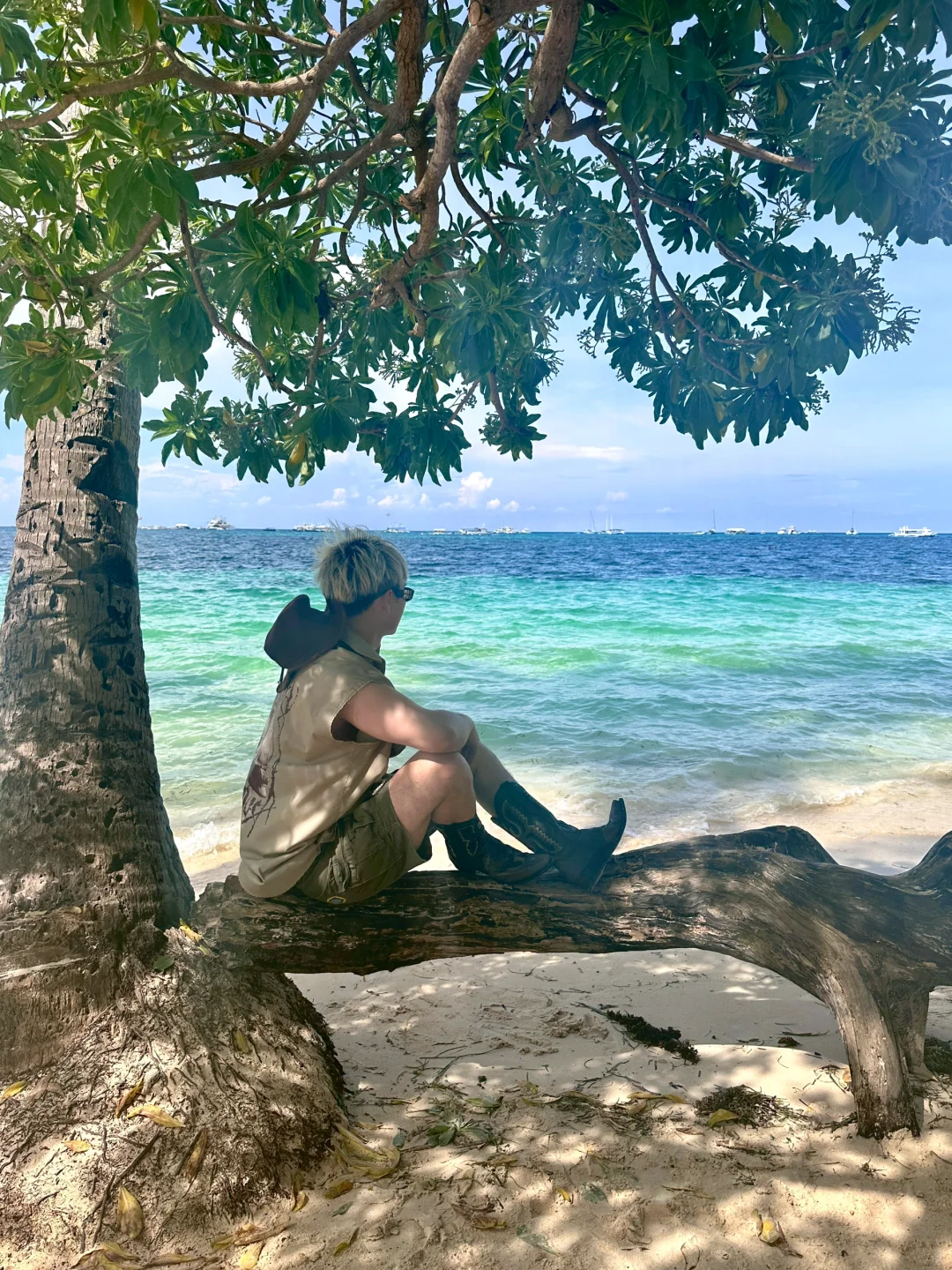 Boracay-Boracay Tuk Tuk Tour for 3 hours around the island?, hotel booking 2000 pesos charter