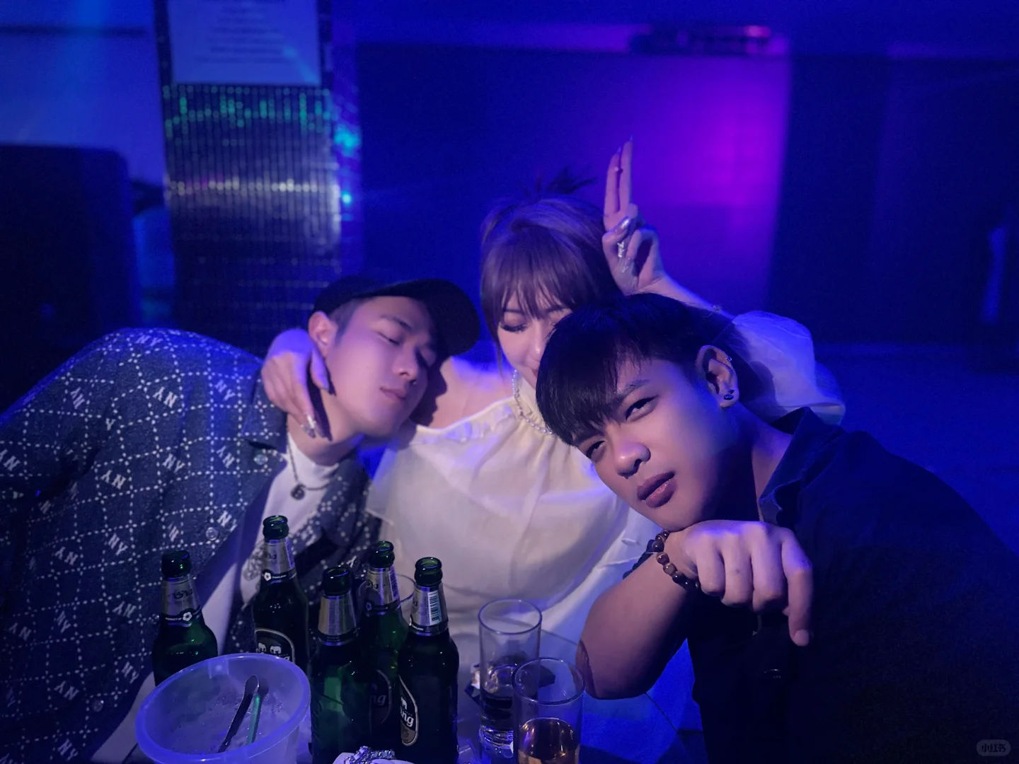 Pattaya-Pattaya boyz music disco and X-boy bar?, 120-pound iron barrel lifted by penis