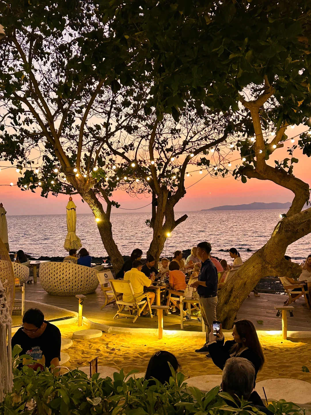 Pattaya-The Oxygen Beachfront Oasis Pattaya?, the best sunset restaurant in Pattaya