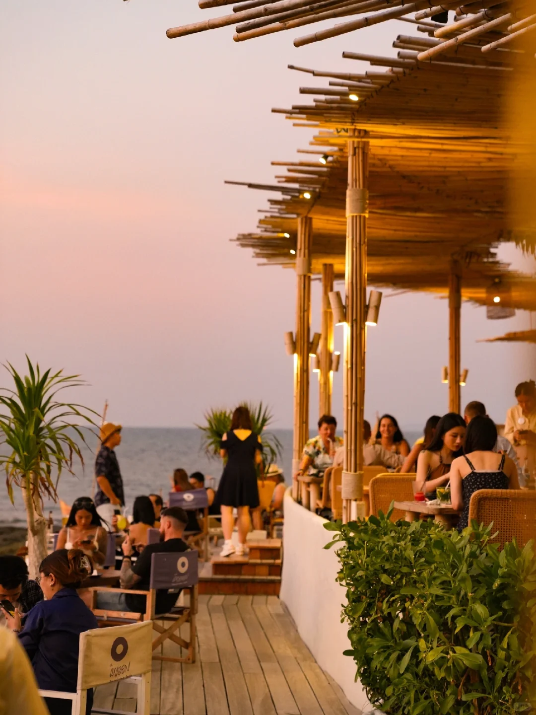 Pattaya-The Oxygen Beachfront Oasis Pattaya?, the best sunset restaurant in Pattaya