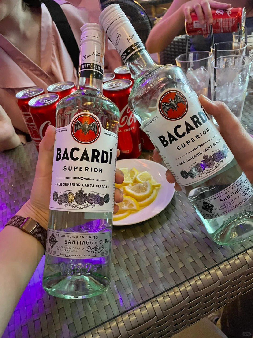 Cebu-Cebu 88m Avenue Bar, a bar with a great atmosphere, suitable for couples
