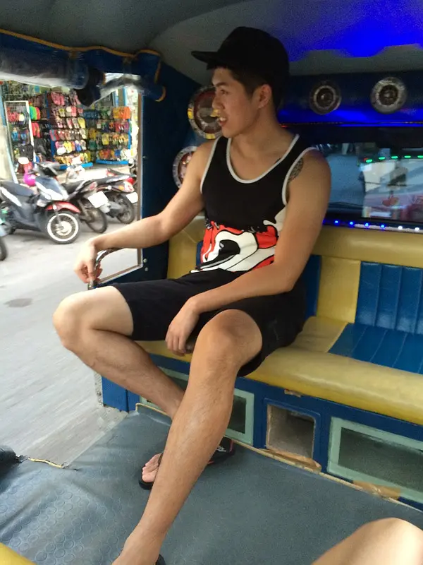 Bangkok-Nine days and eight nights of travel in Thailand. Visit Similan, Tachai, Bangkok and many other cities