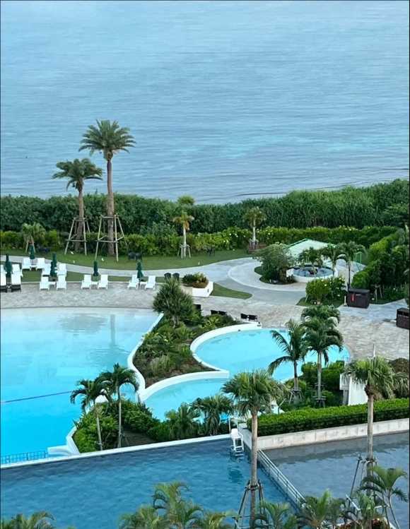 Okinawa-Watch the sea in Okinawa | Come to Monterey Spa Hotel and do spa while watching the sunset