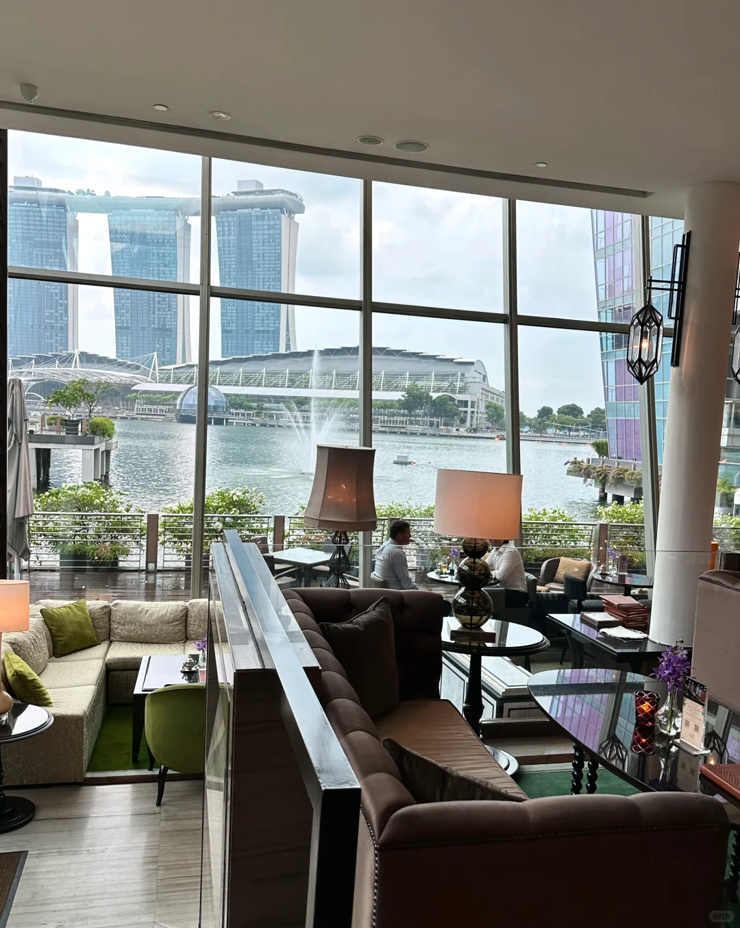 Singapore-Afternoon tea at The Landing Point in Singapore, be sure to book a window seat in advance