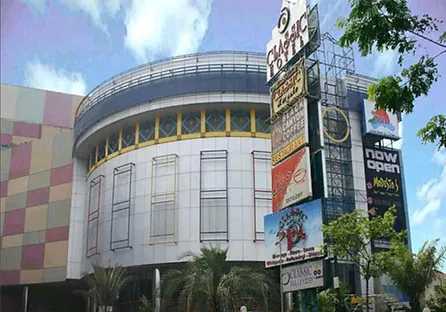 Jakarta-Prostitutes at Jakarta's Classic Hotel, prostitutes use drinks to cheat customers out of money
