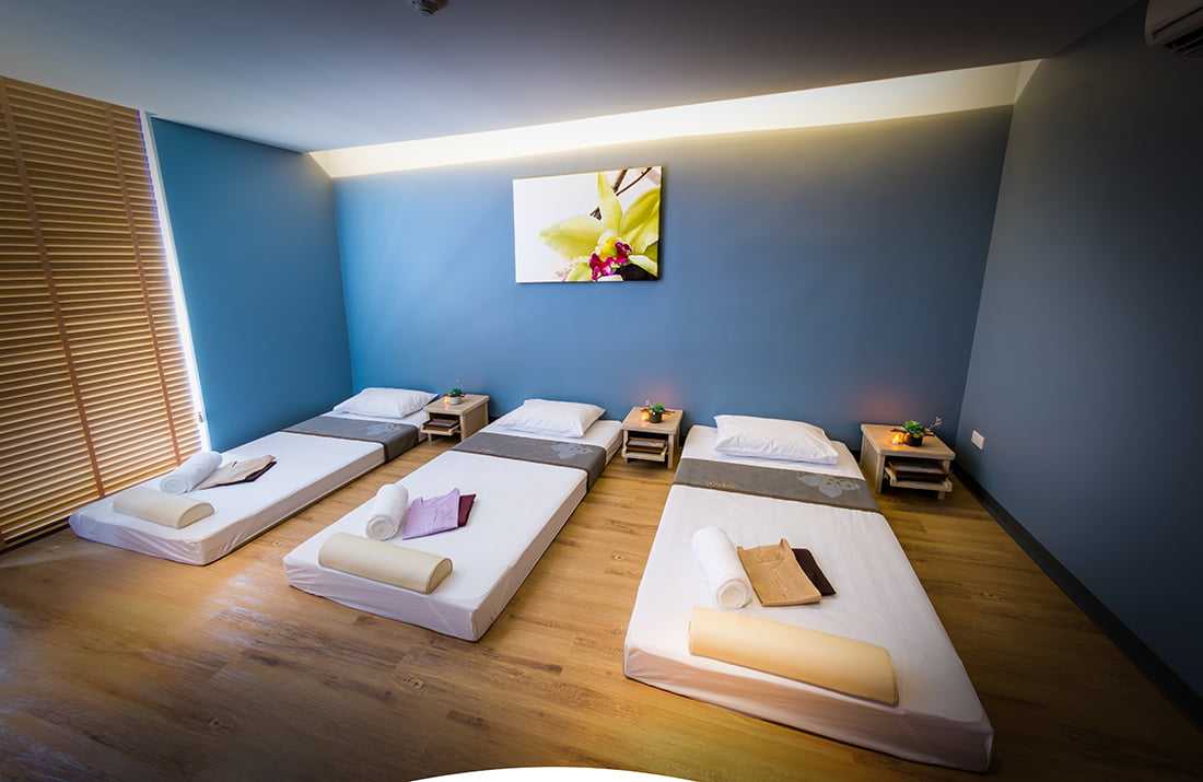 Krabi-Embrace the Calm at Let’s Relax Spa, blending grey rocks and turquoise waters