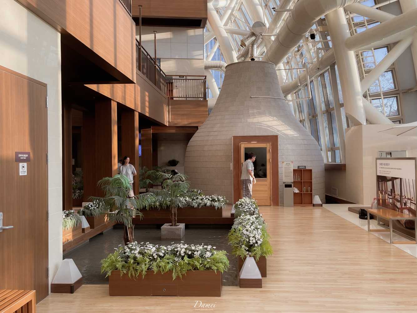 Busan/Jeju-Shinsegae Spa Land, Busan, South Korea - Premium Jjimjilbang Space