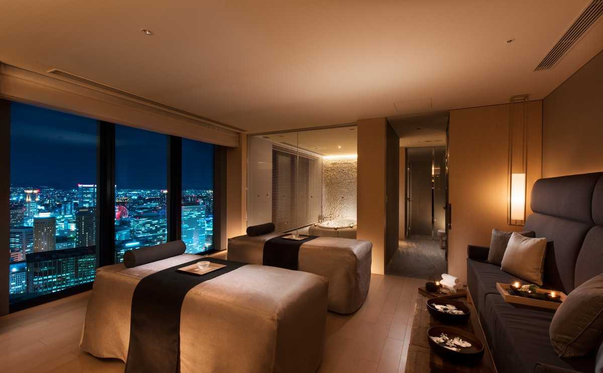 Osaka-Conrad Osaka Spa with 4 treatment rooms, beauty salon and jacuzzi