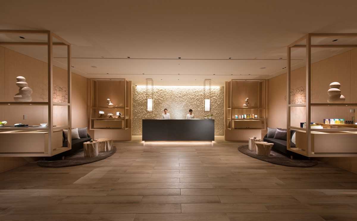 Osaka-Conrad Osaka Spa with 4 treatment rooms, beauty salon and jacuzzi